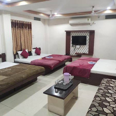 Hotel Vrandavan Palace Near Mahakal Temple Ujjain Esterno foto