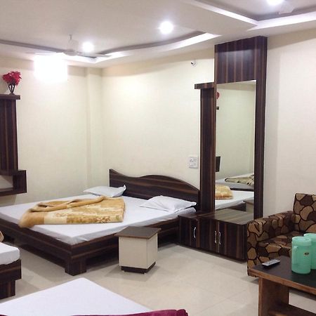 Hotel Vrandavan Palace Near Mahakal Temple Ujjain Esterno foto