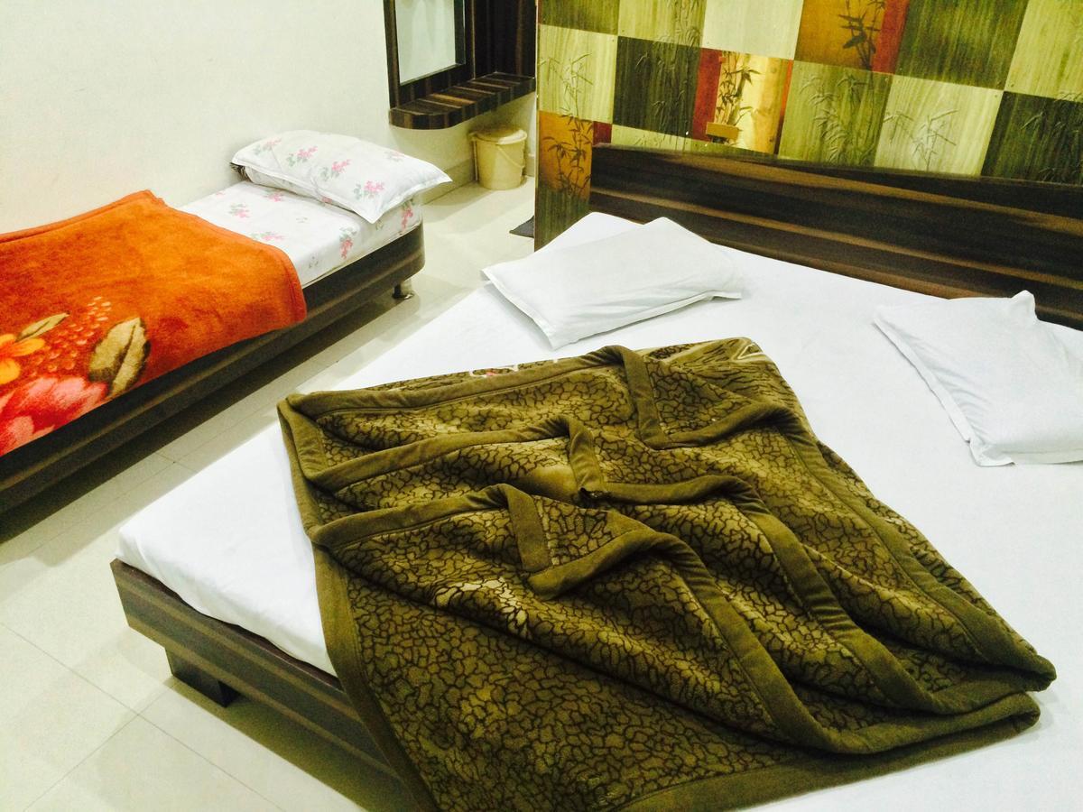 Hotel Vrandavan Palace Near Mahakal Temple Ujjain Esterno foto