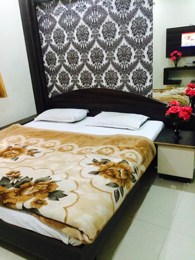 Hotel Vrandavan Palace Near Mahakal Temple Ujjain Esterno foto