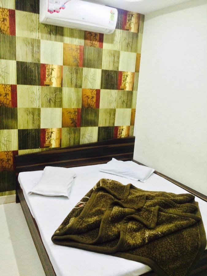 Hotel Vrandavan Palace Near Mahakal Temple Ujjain Esterno foto