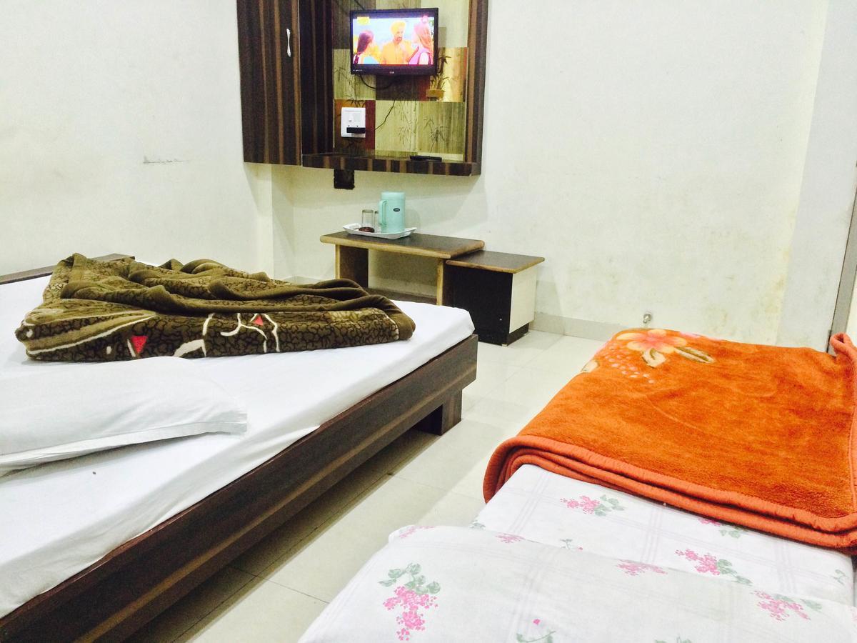 Hotel Vrandavan Palace Near Mahakal Temple Ujjain Esterno foto