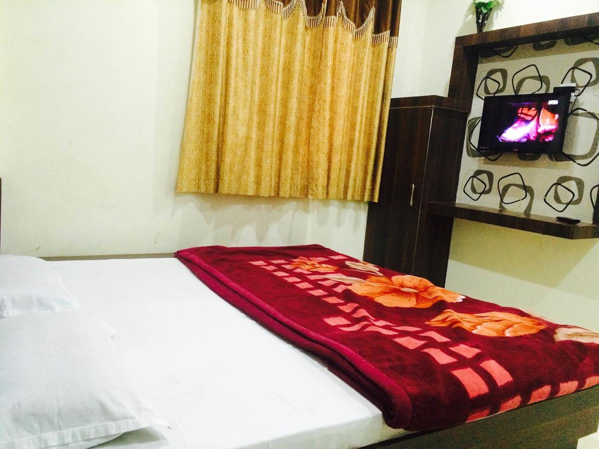 Hotel Vrandavan Palace Near Mahakal Temple Ujjain Esterno foto