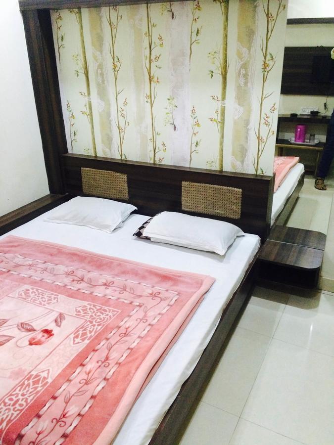Hotel Vrandavan Palace Near Mahakal Temple Ujjain Esterno foto