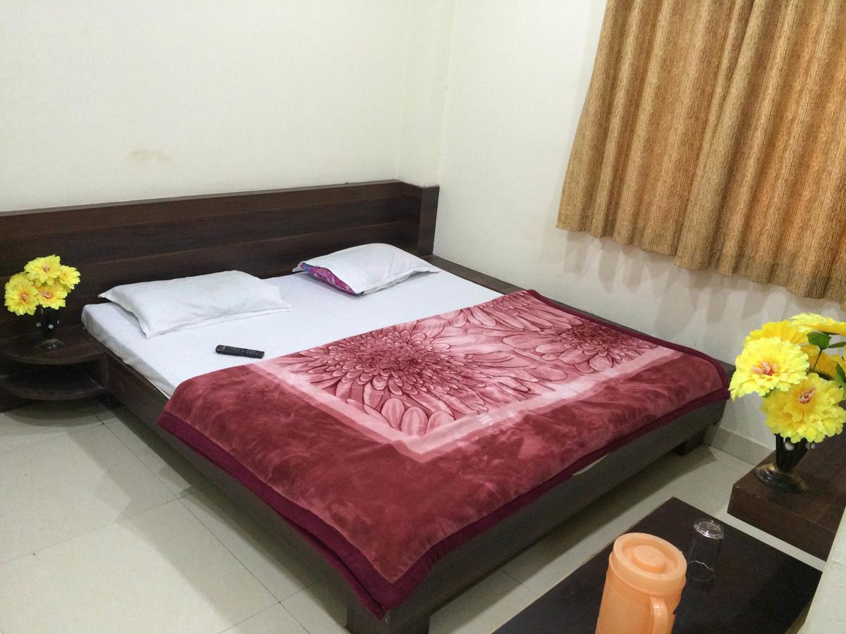 Hotel Vrandavan Palace Near Mahakal Temple Ujjain Esterno foto