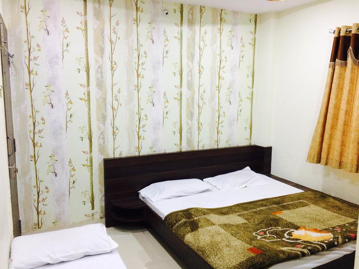 Hotel Vrandavan Palace Near Mahakal Temple Ujjain Esterno foto
