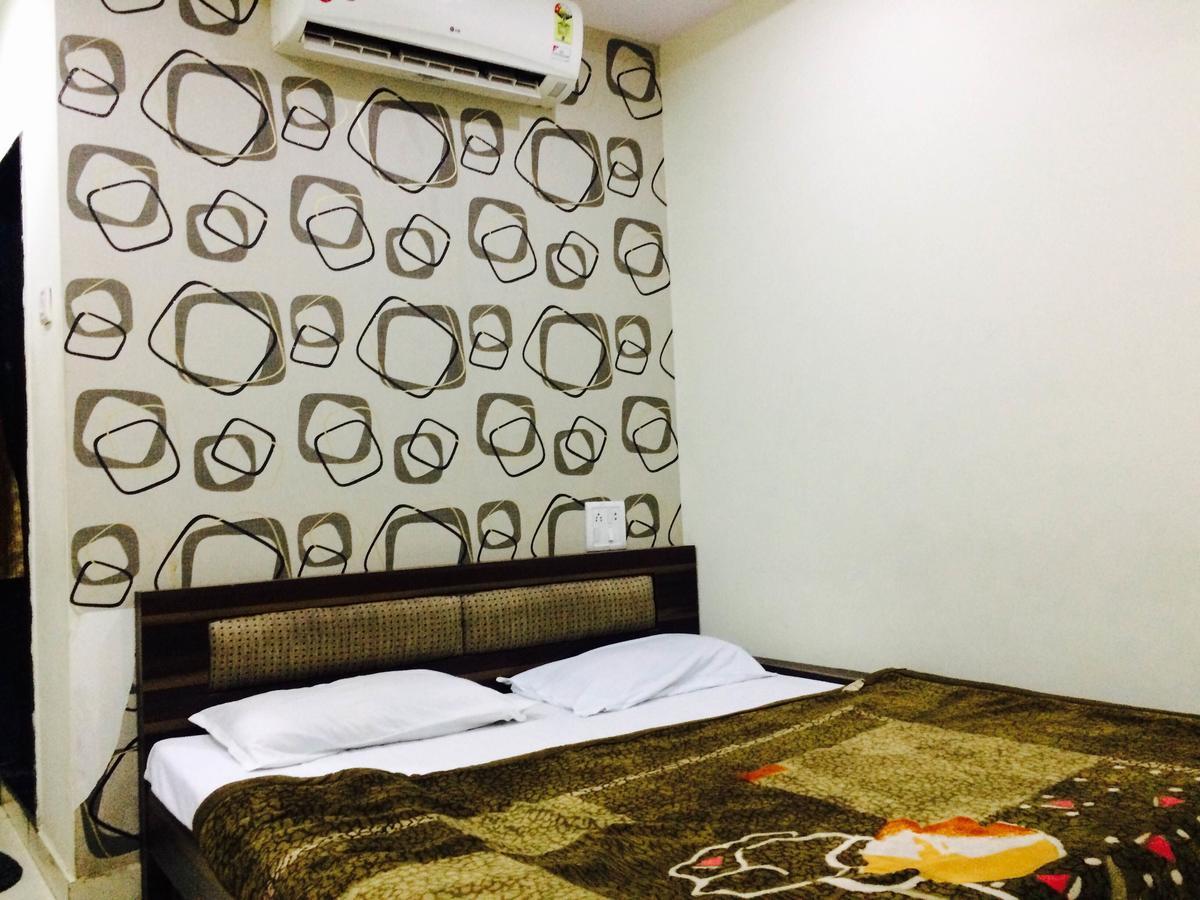 Hotel Vrandavan Palace Near Mahakal Temple Ujjain Esterno foto