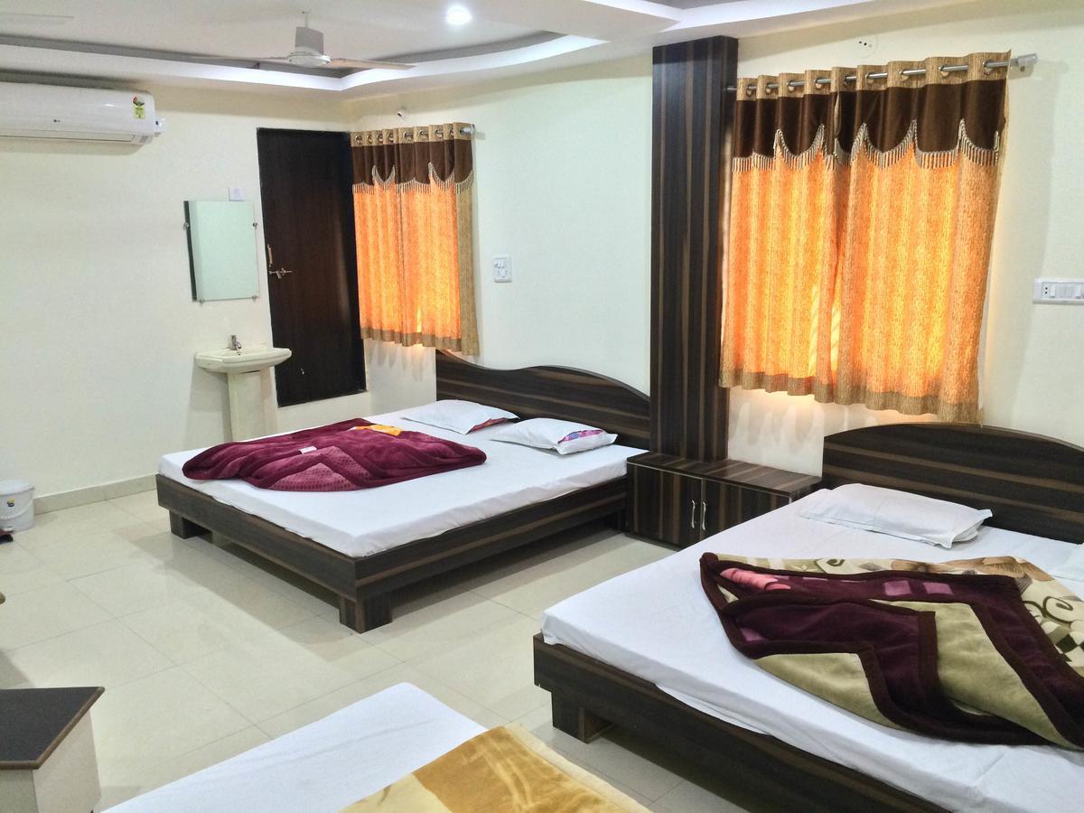 Hotel Vrandavan Palace Near Mahakal Temple Ujjain Esterno foto