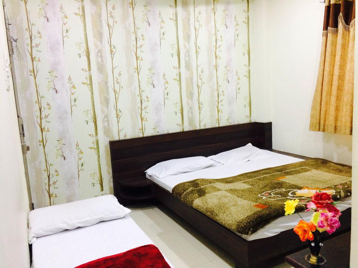 Hotel Vrandavan Palace Near Mahakal Temple Ujjain Esterno foto