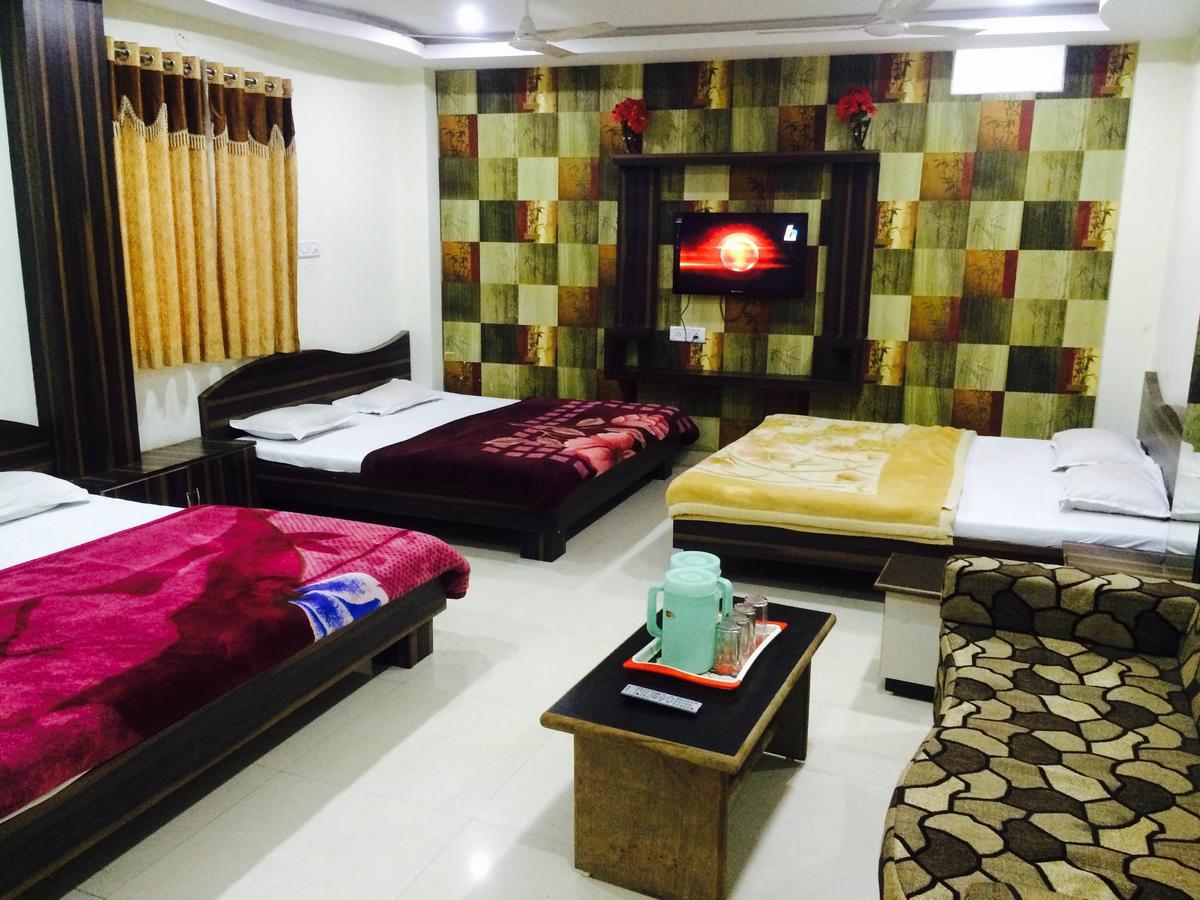 Hotel Vrandavan Palace Near Mahakal Temple Ujjain Esterno foto